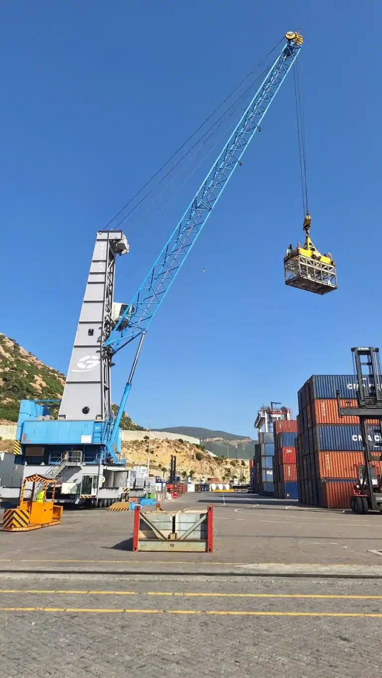 Essai de charge d’une grue portuaire
