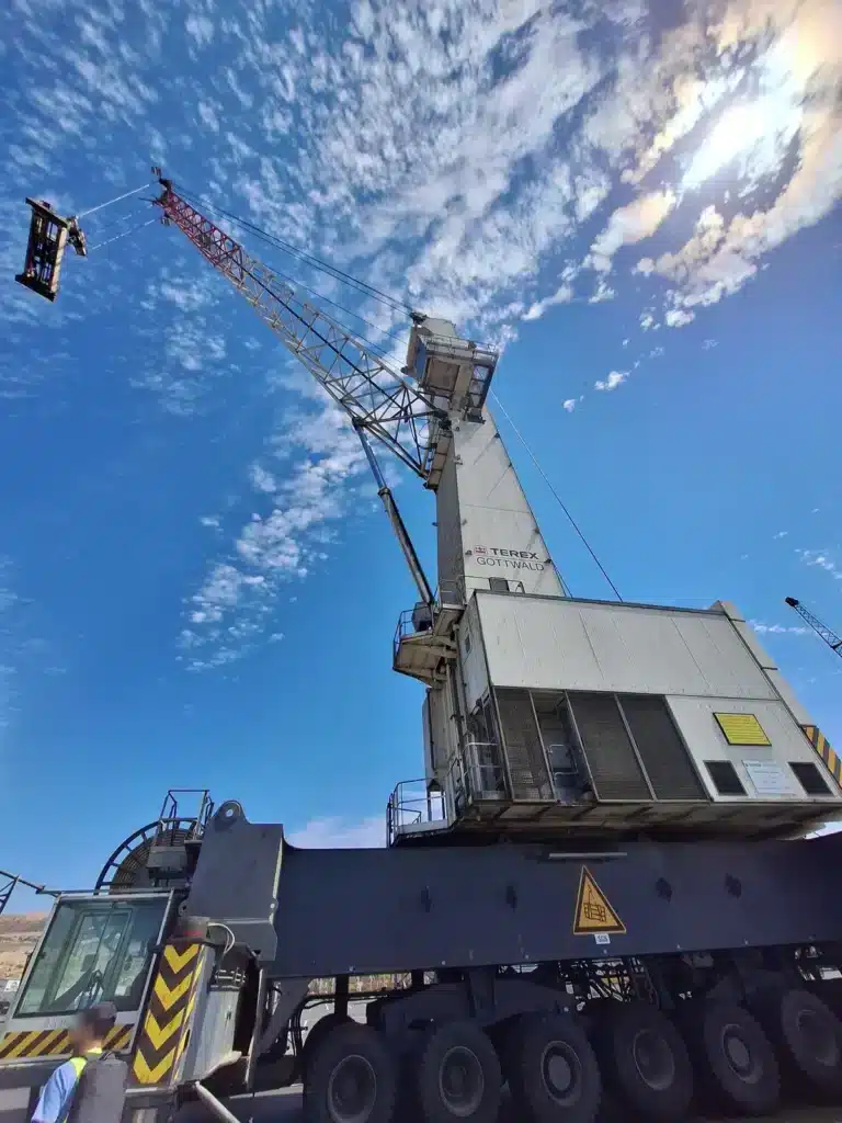 Vérification réglementaire d’une grue mobile portuaire